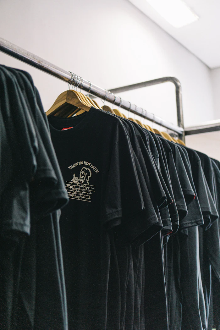 Noir Essential Tee