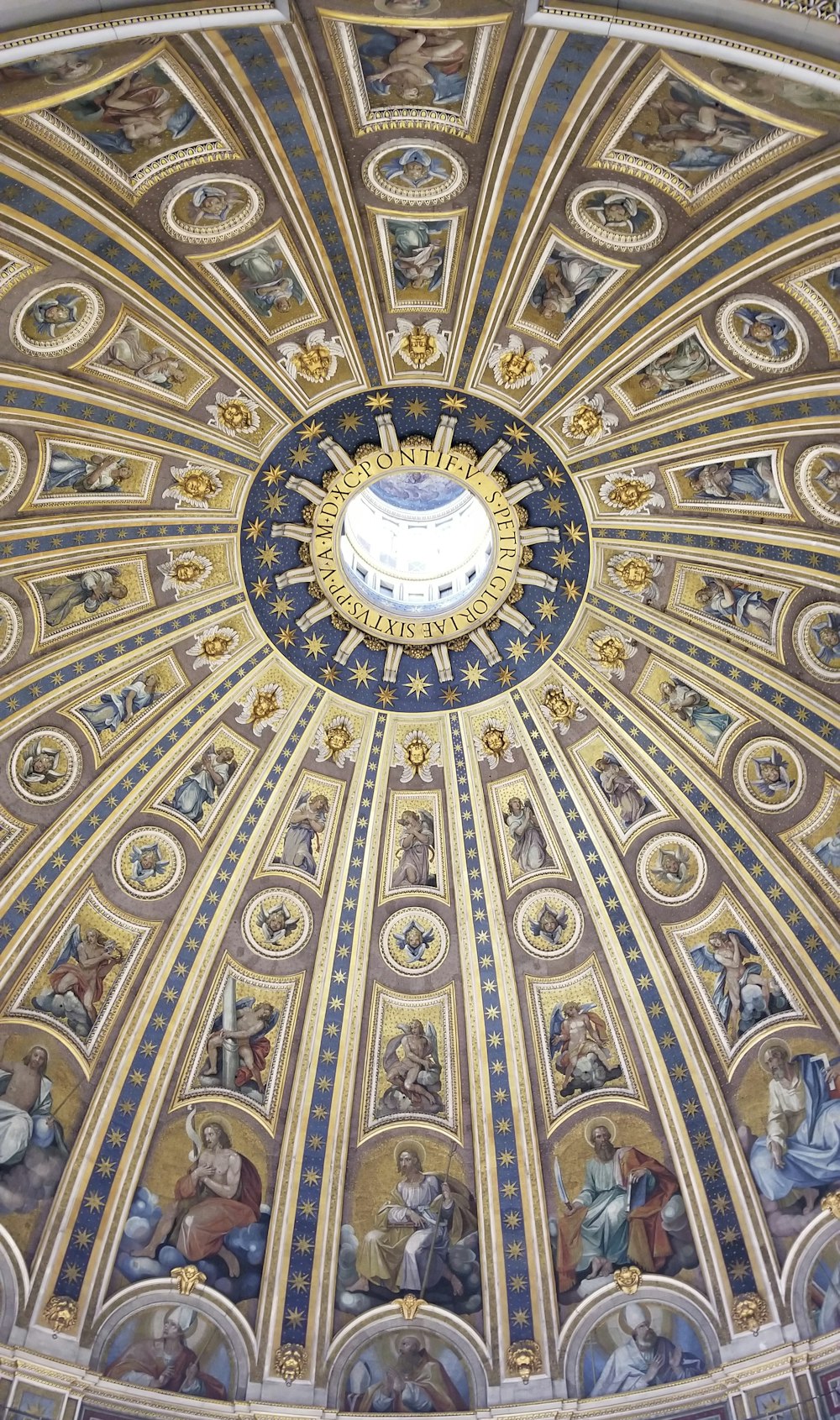 Pintura en el techo de la cúpula