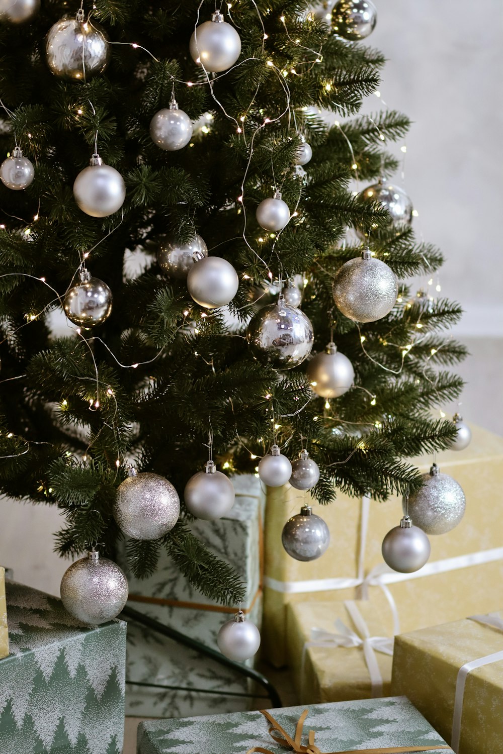 green Christmas tree with gray bubles