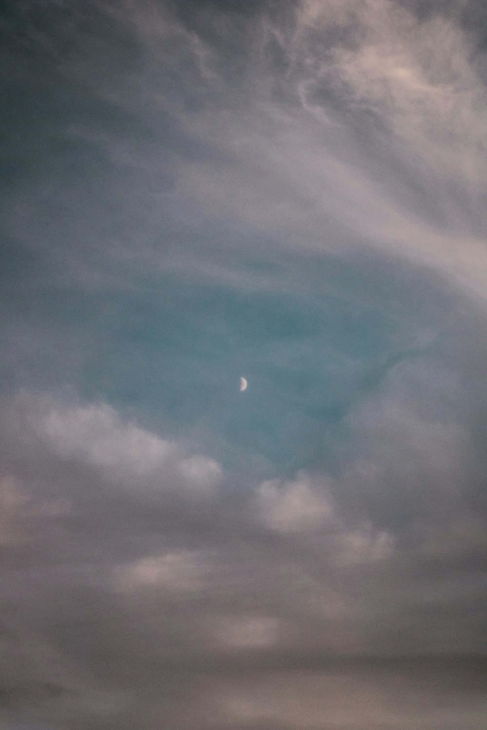 cloudy sky during daytime