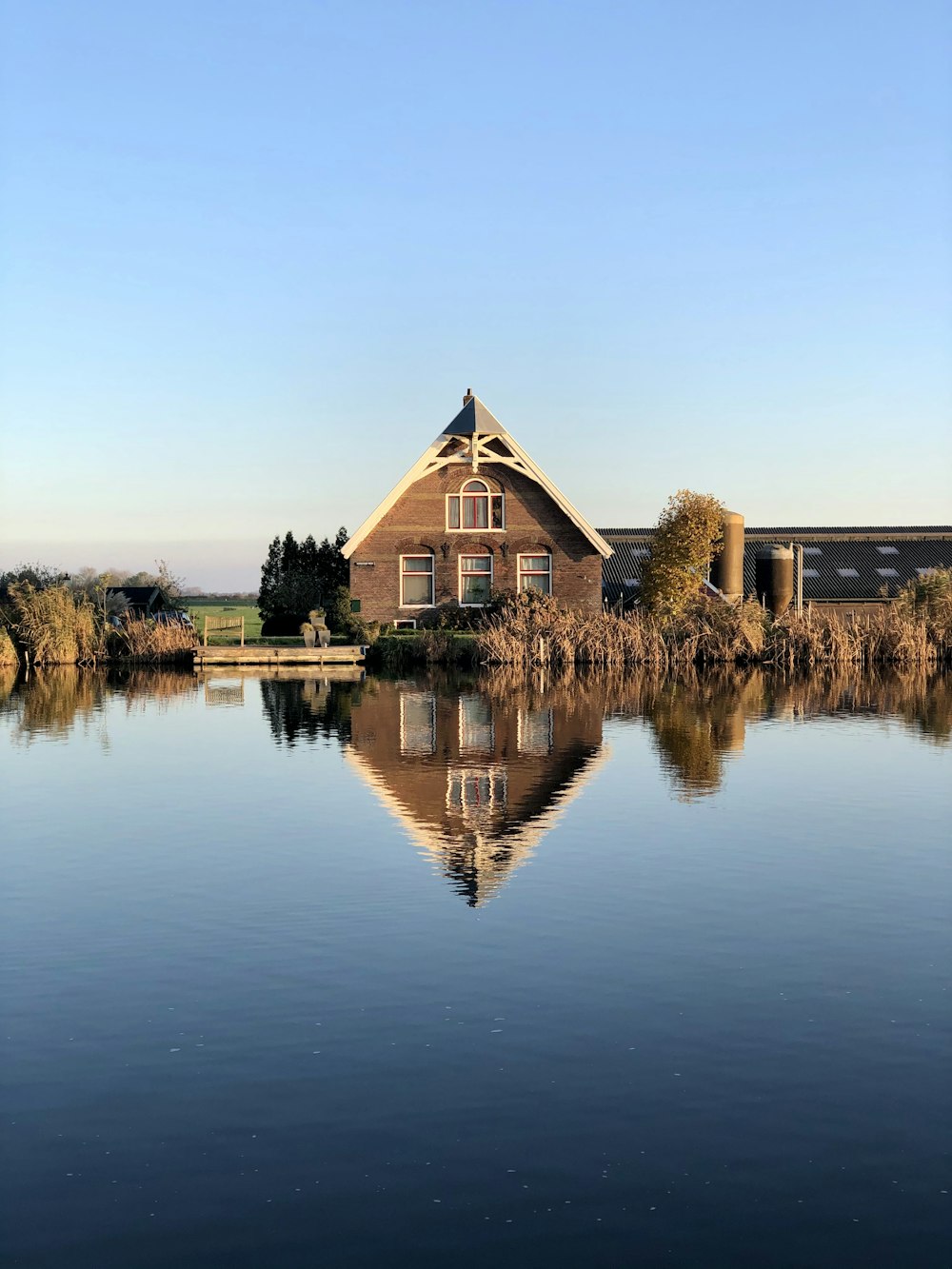 brown wooden house photograph