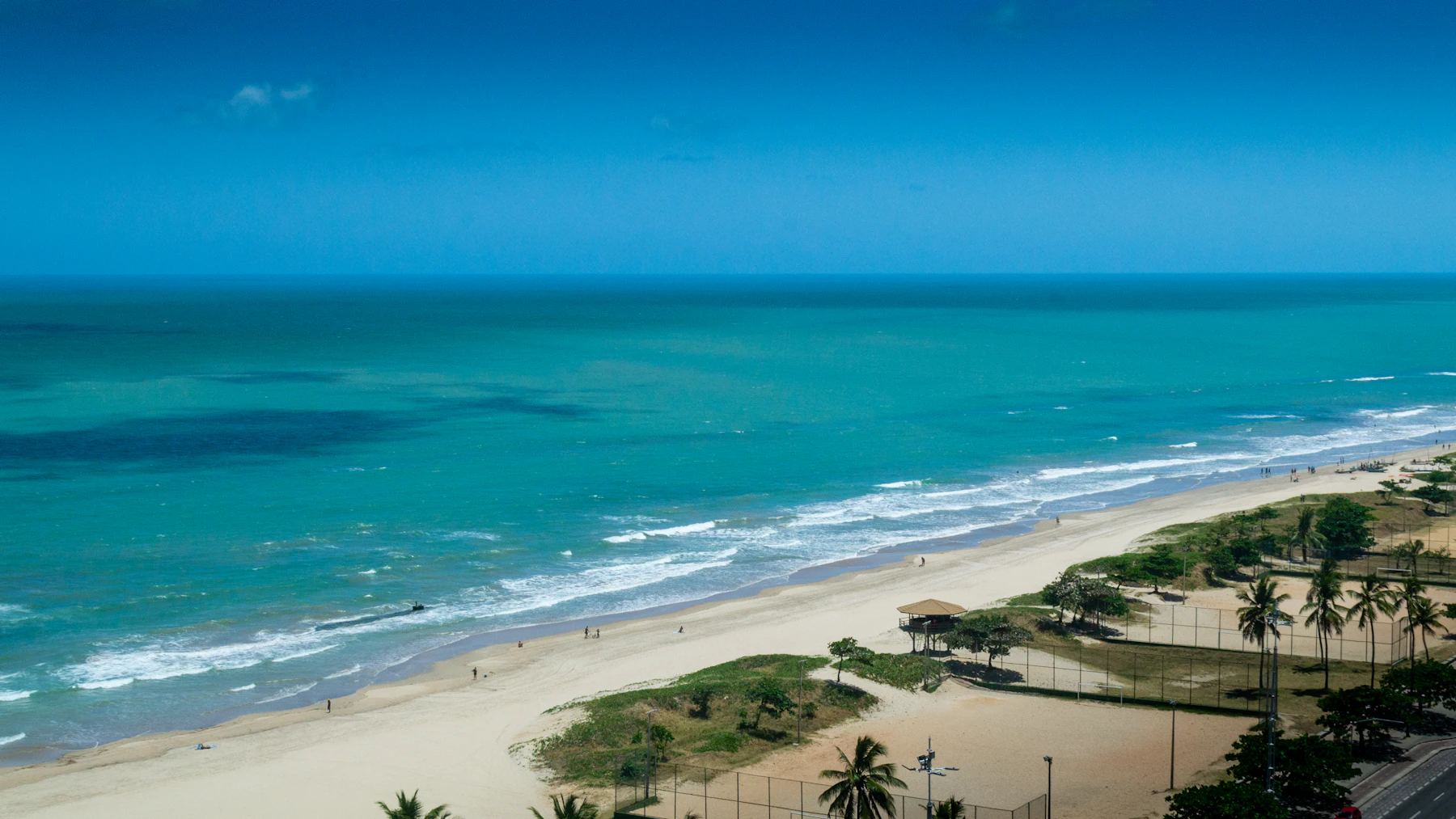 Orla de Boa Viagem, Recife — polo hoteleiro e corporativo onde fica a sede da PontesTur