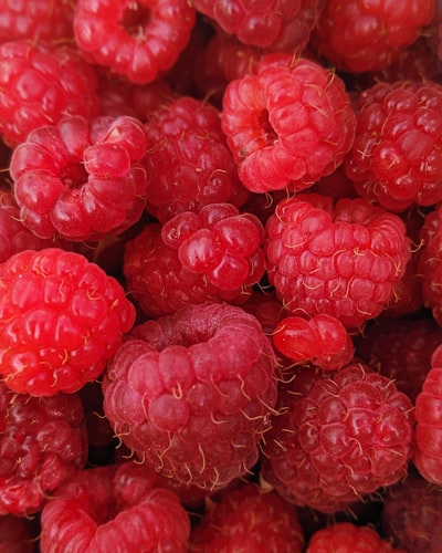 Framboises fraîches pour la compotée de croissant