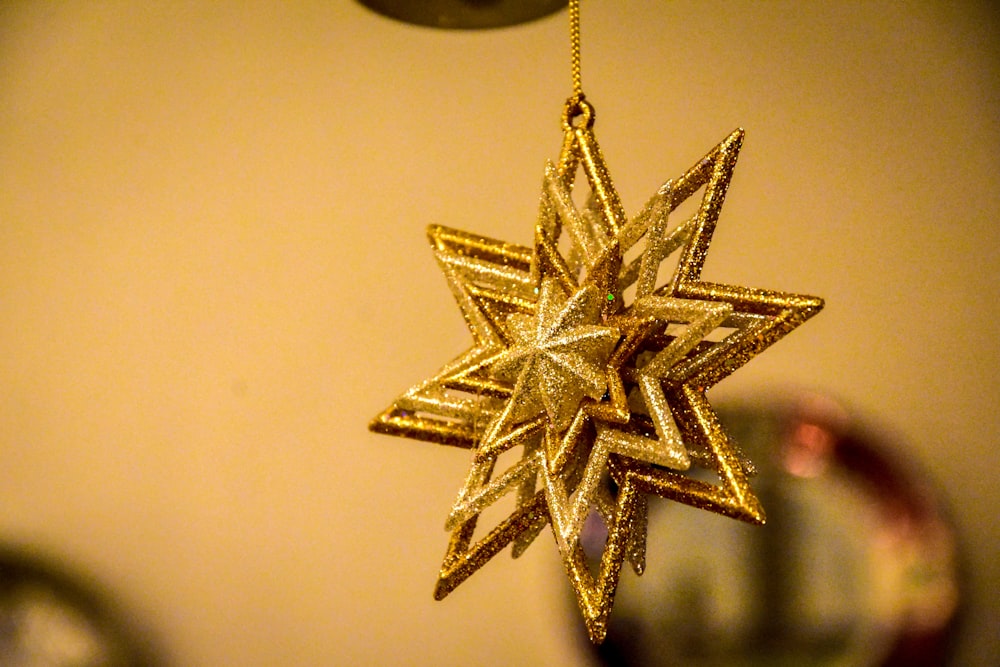 gold star ornament
