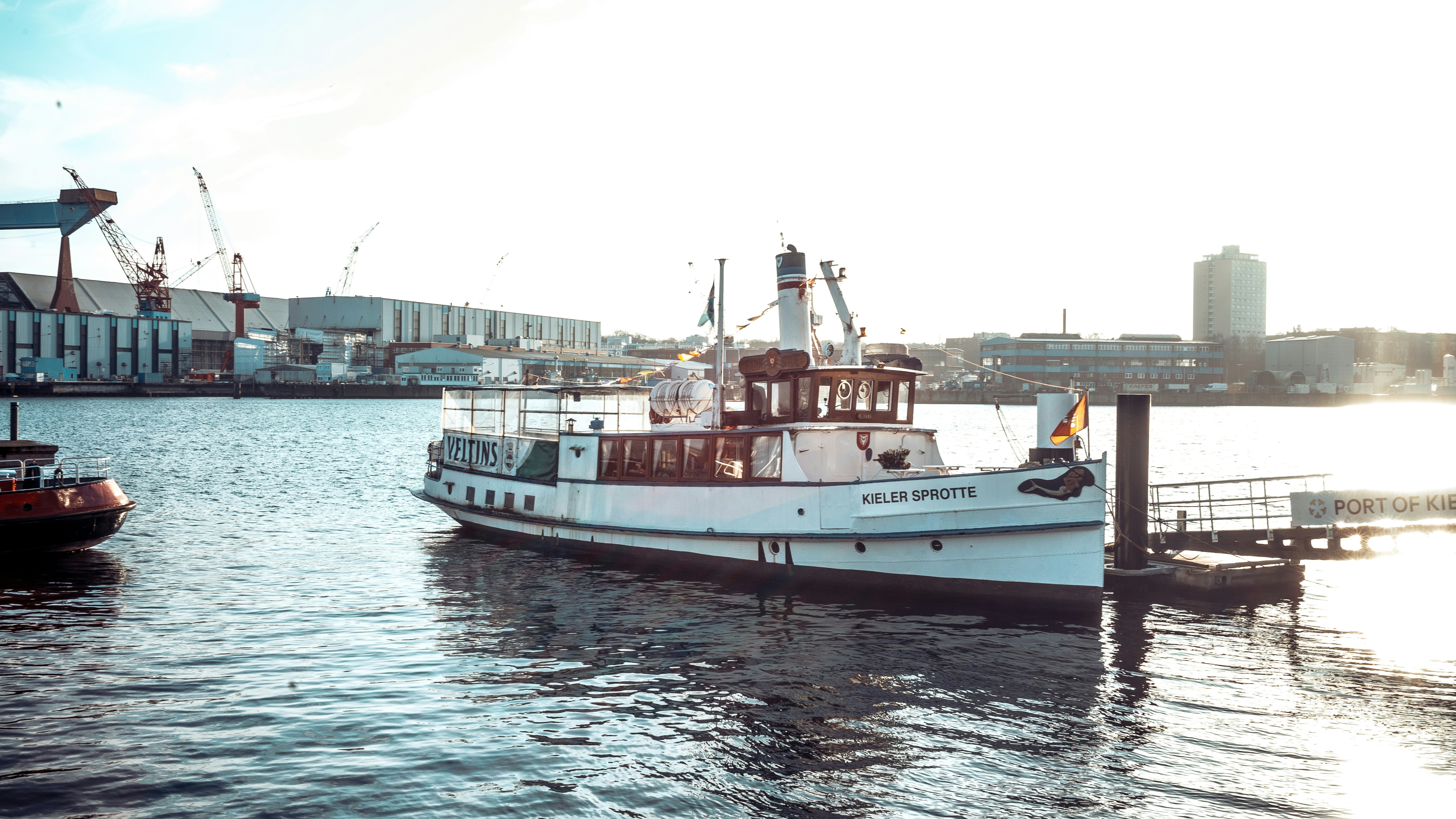 Photo by karljkhedin