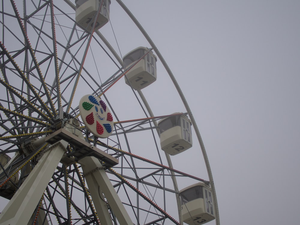 Ferris wheel during day