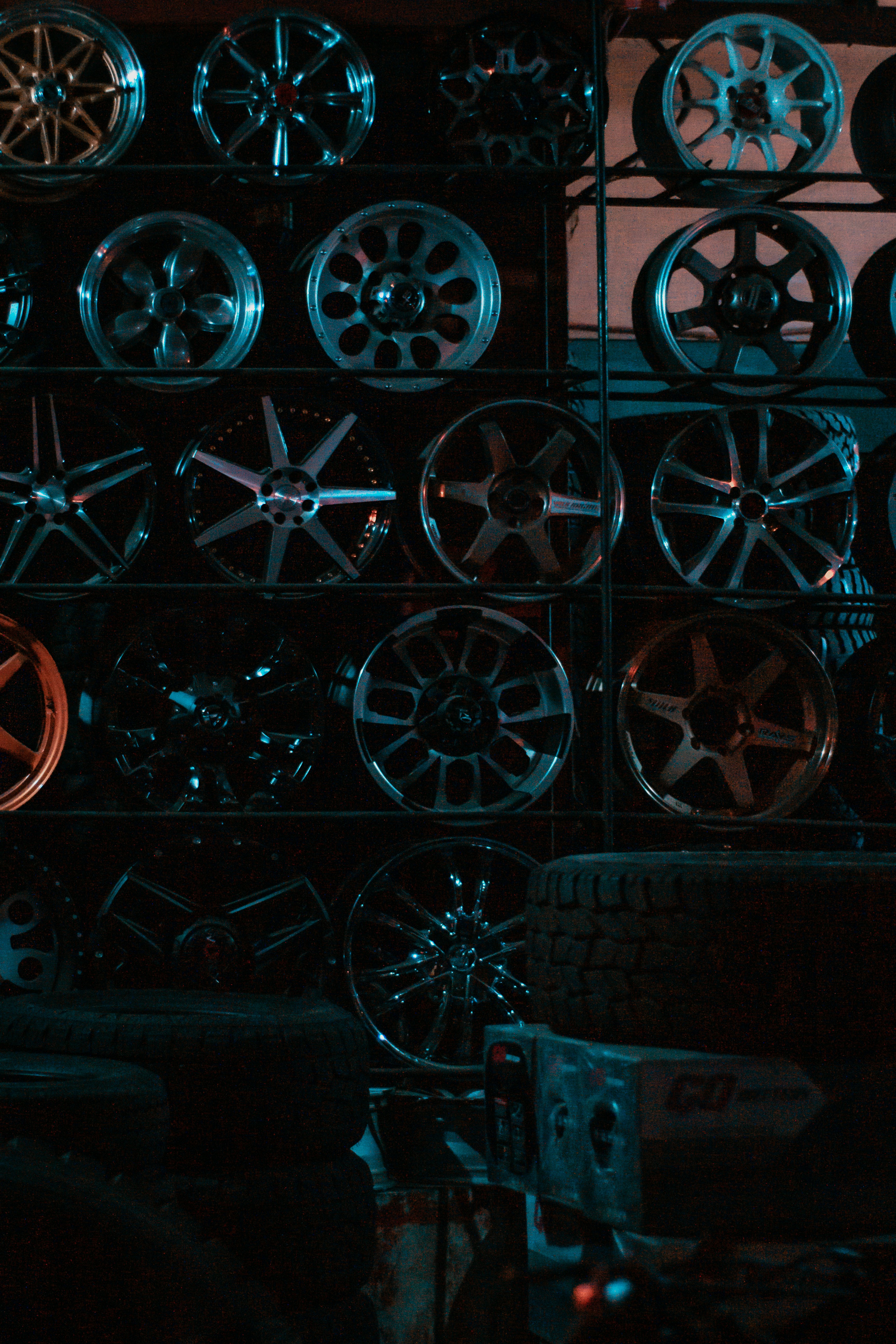 tire and rim wallpaper, wallpaper, Tire and Rim Displays: Creative Ideas & Inspiration 2