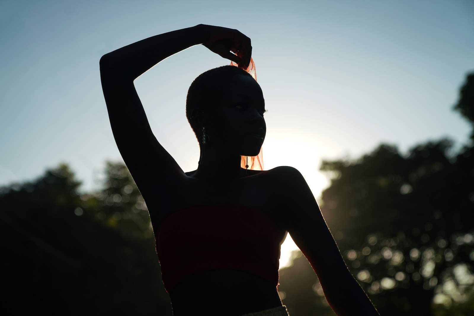 Sony a7R III sample photo. Silhouette of woman during photography