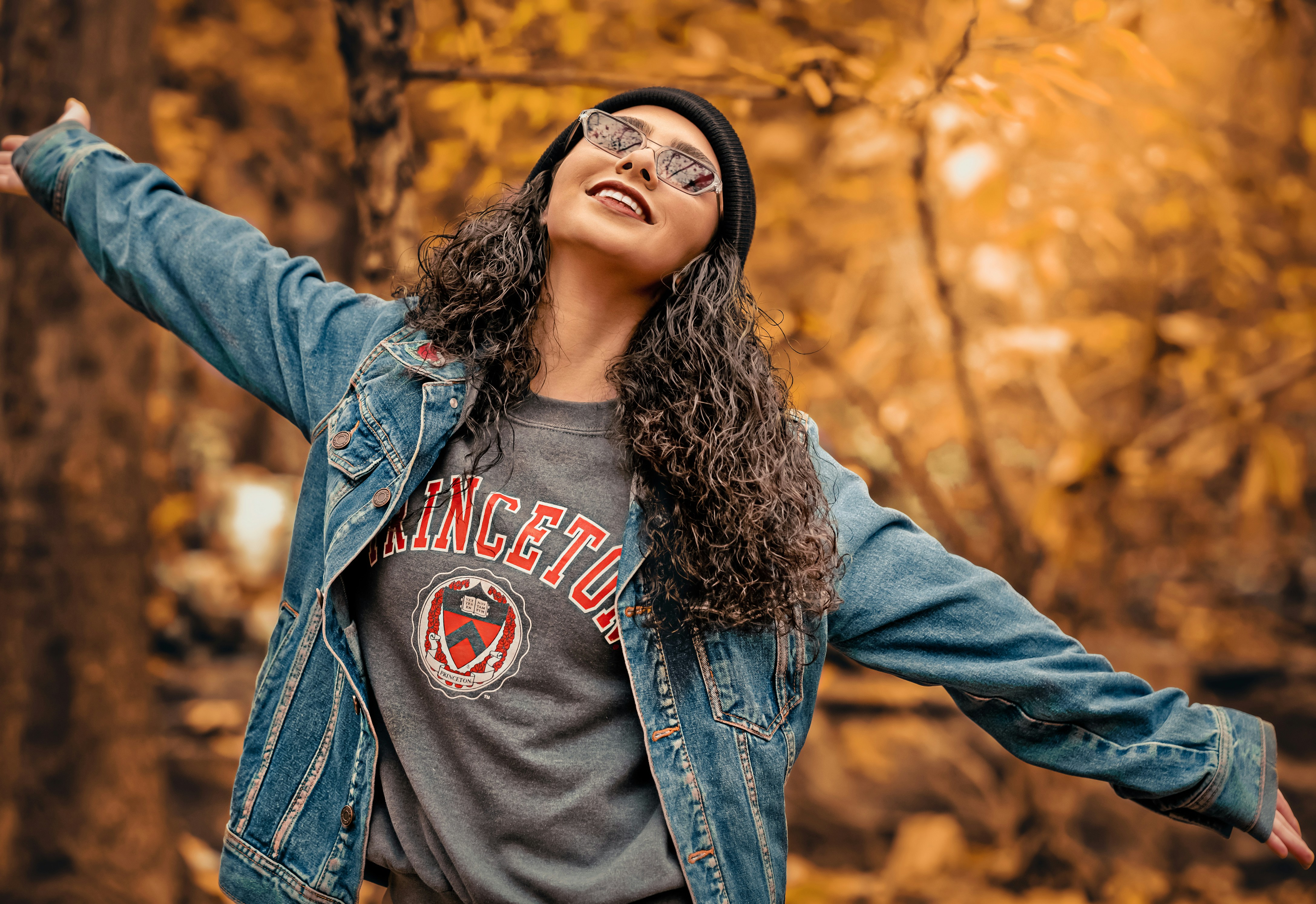 College girl T-shirt with denim jacket outfit