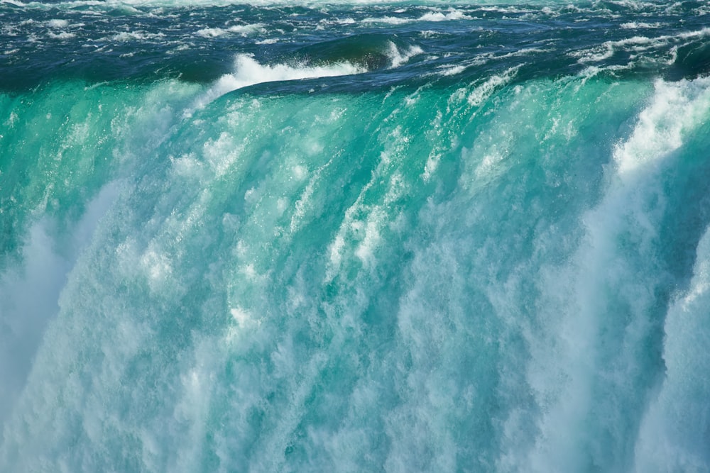 macro photography of waterfalls during daytime