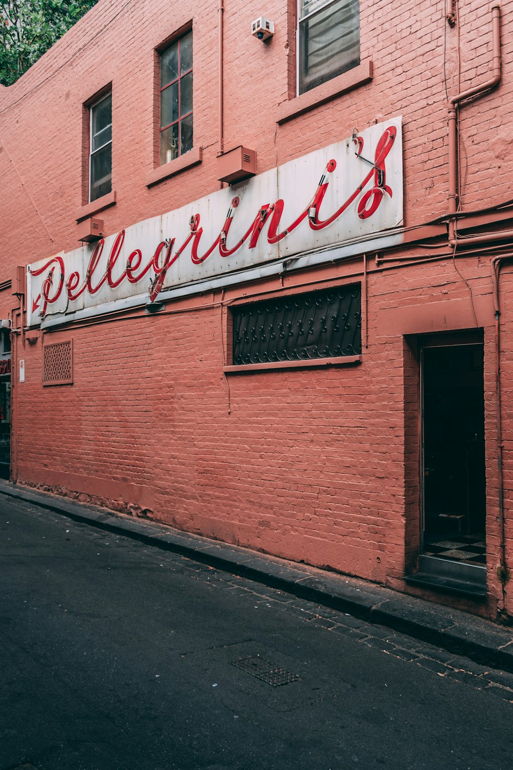 Edificio Pellegrinis durante el día