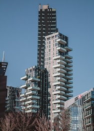 a very tall building in the middle of a city