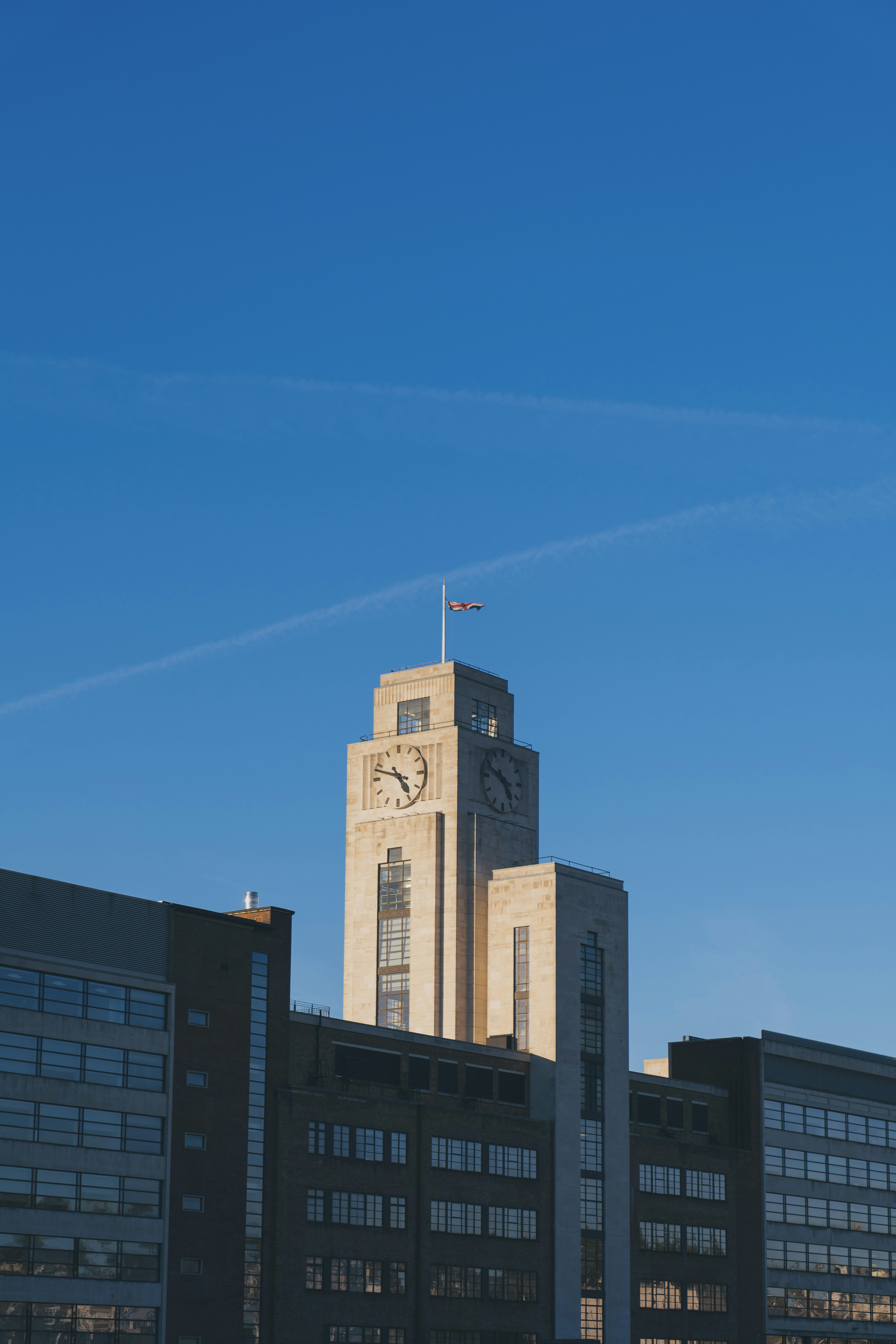 Clock tower photo Free London Image on Unsplash