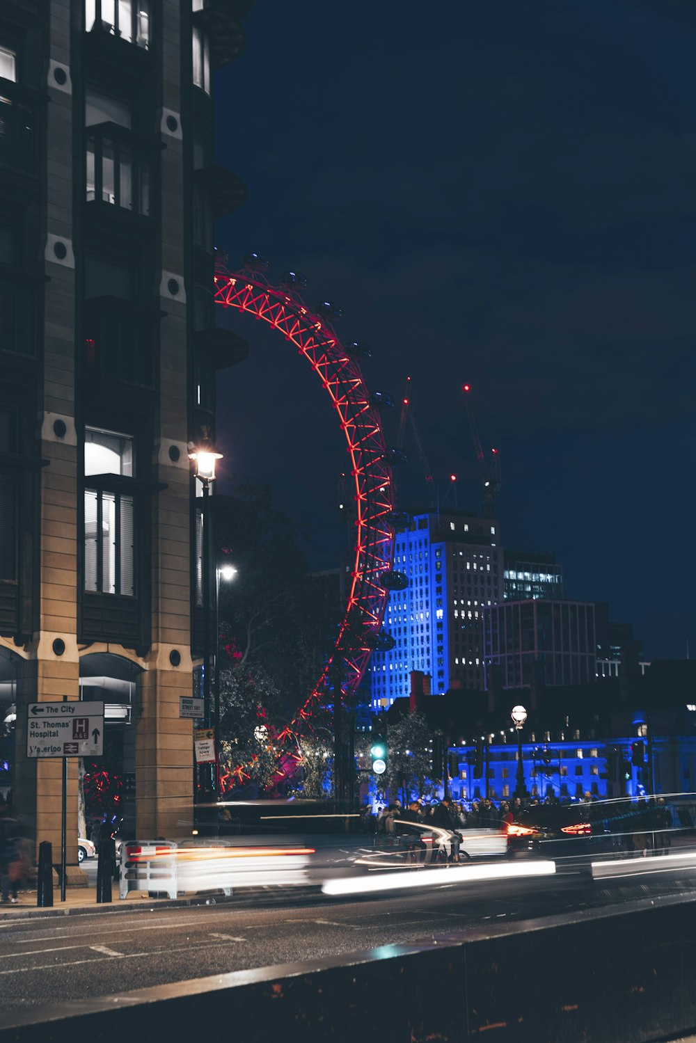 Ferris wheel in city