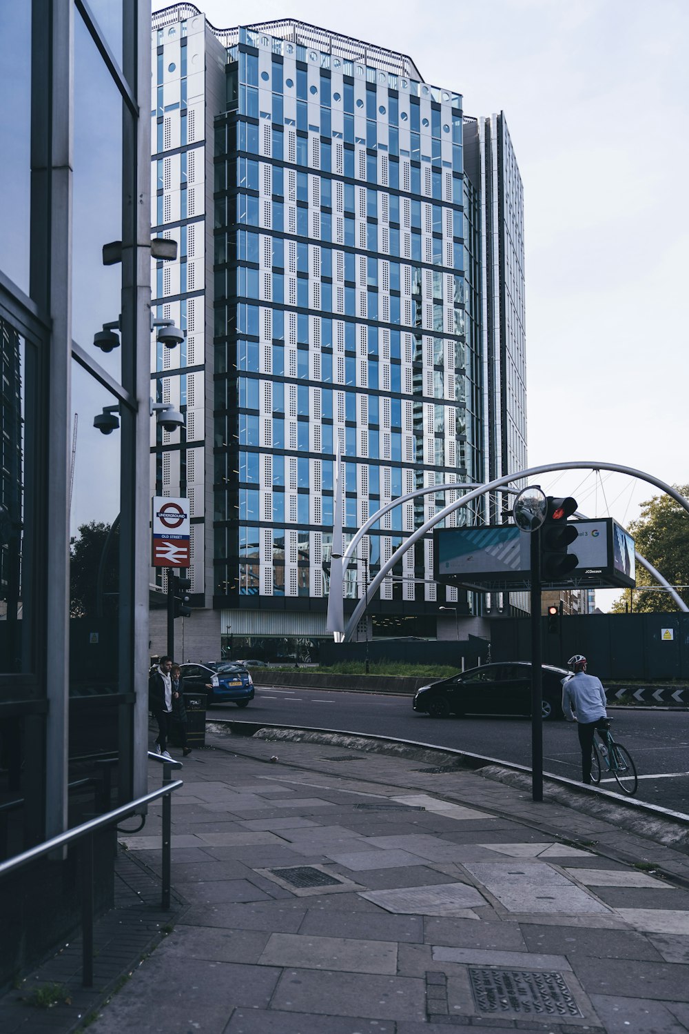 Mann fährt Fahrrad Fotografie