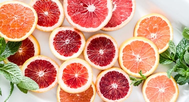 red and orange grapefruits