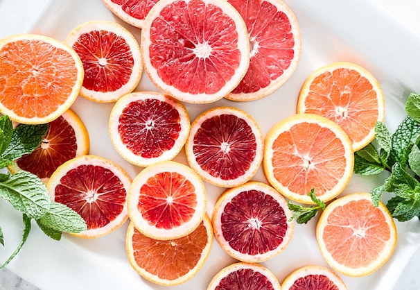 red and orange grapefruits