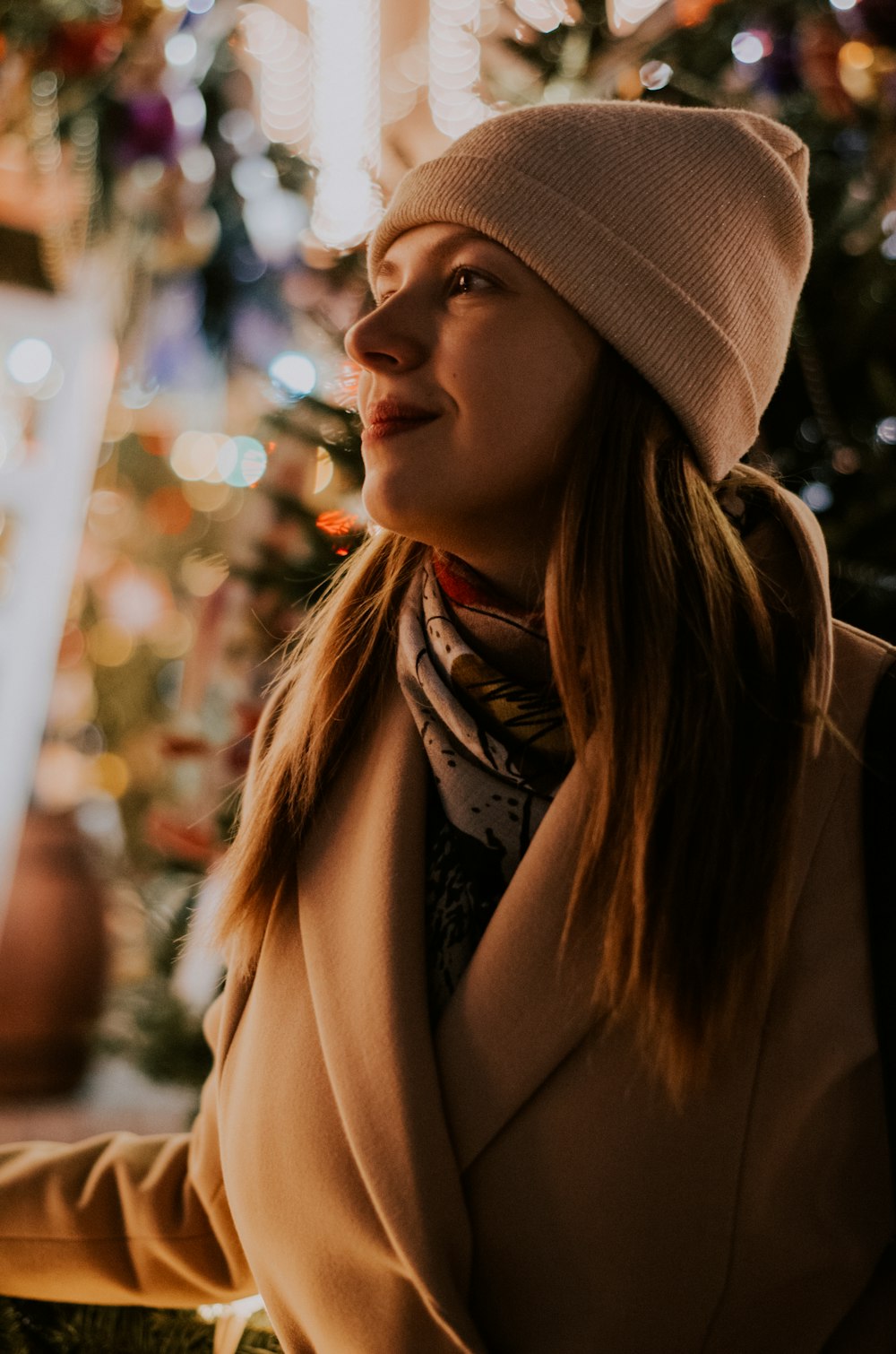 woman wearing grey coat