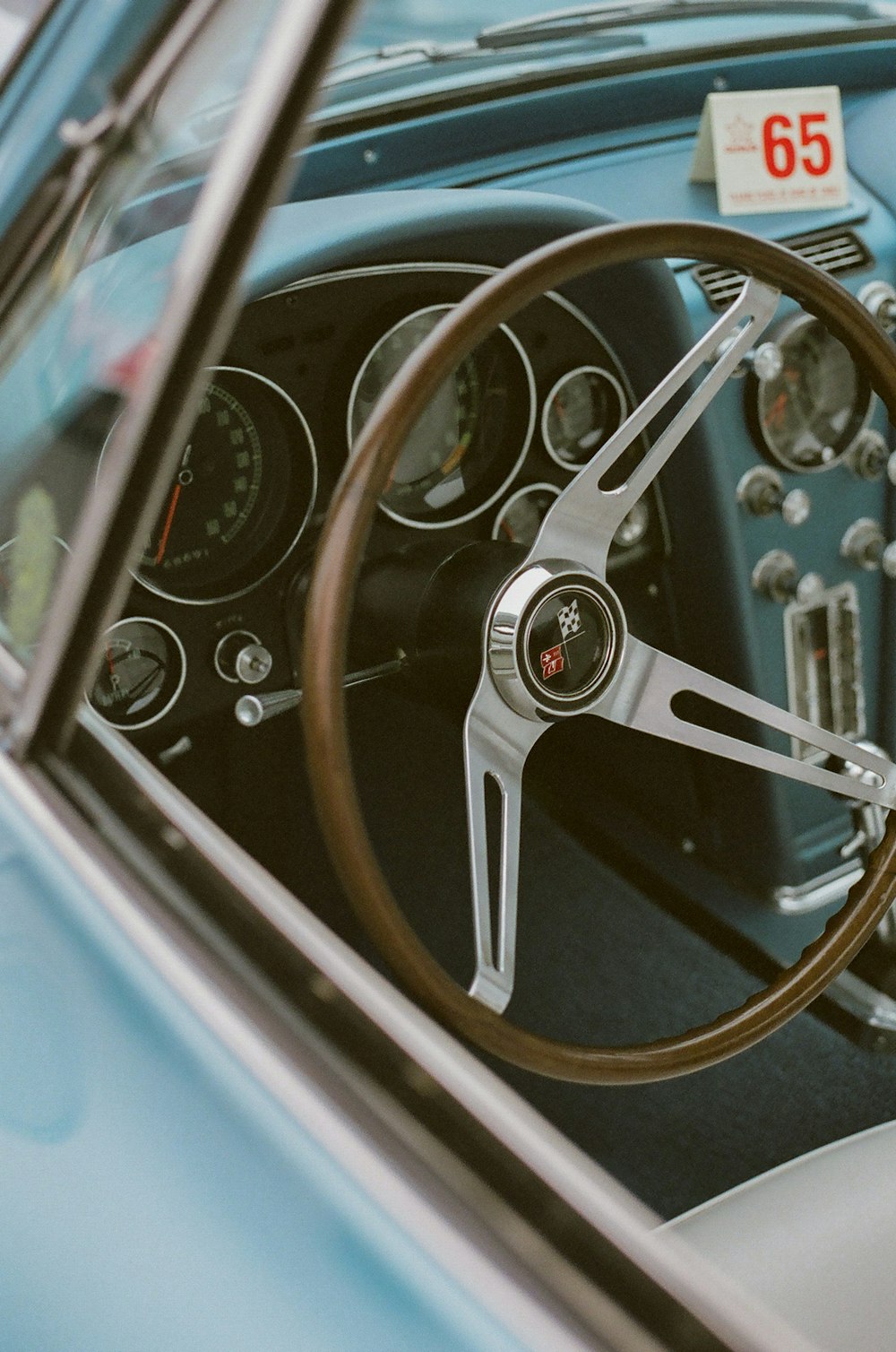 empty driver's seat with manual vehicle stirring wheel