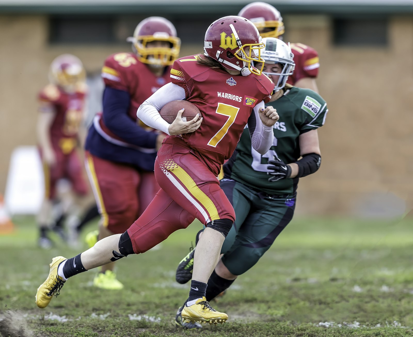 Canon EF 400mm F2.8L IS II USM sample photo. Football players running on photography