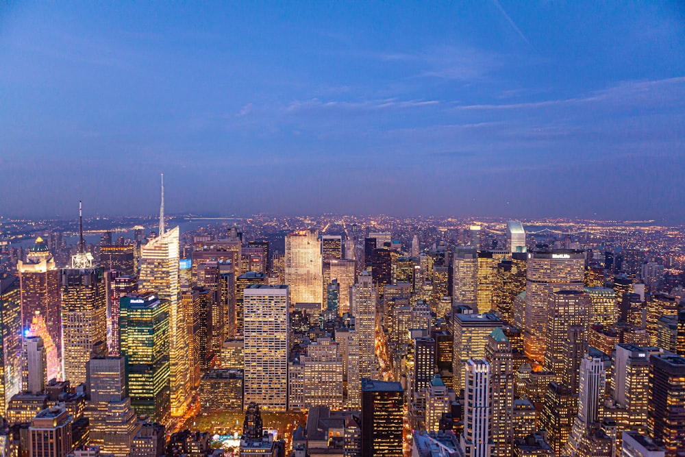 ciudad durante la noche