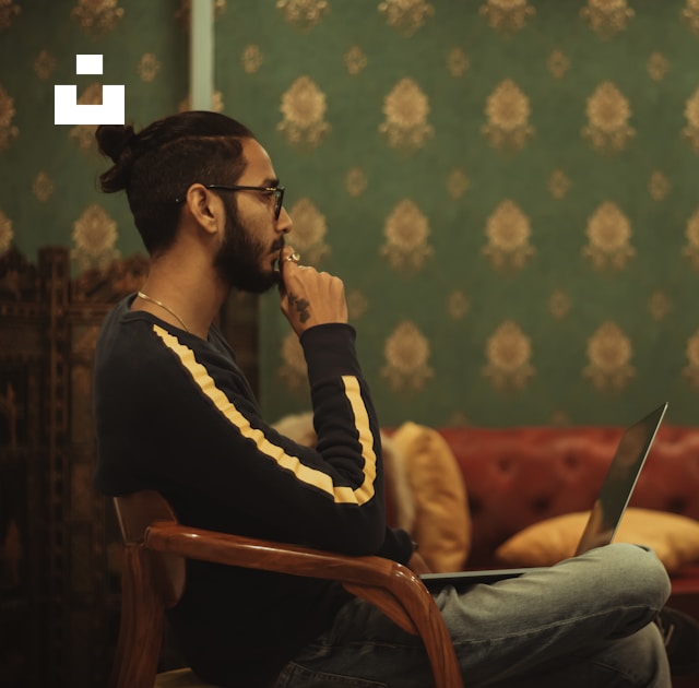 UnsplashでDollar Gillが撮影した写真