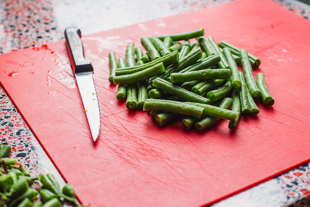 légume près du couteau