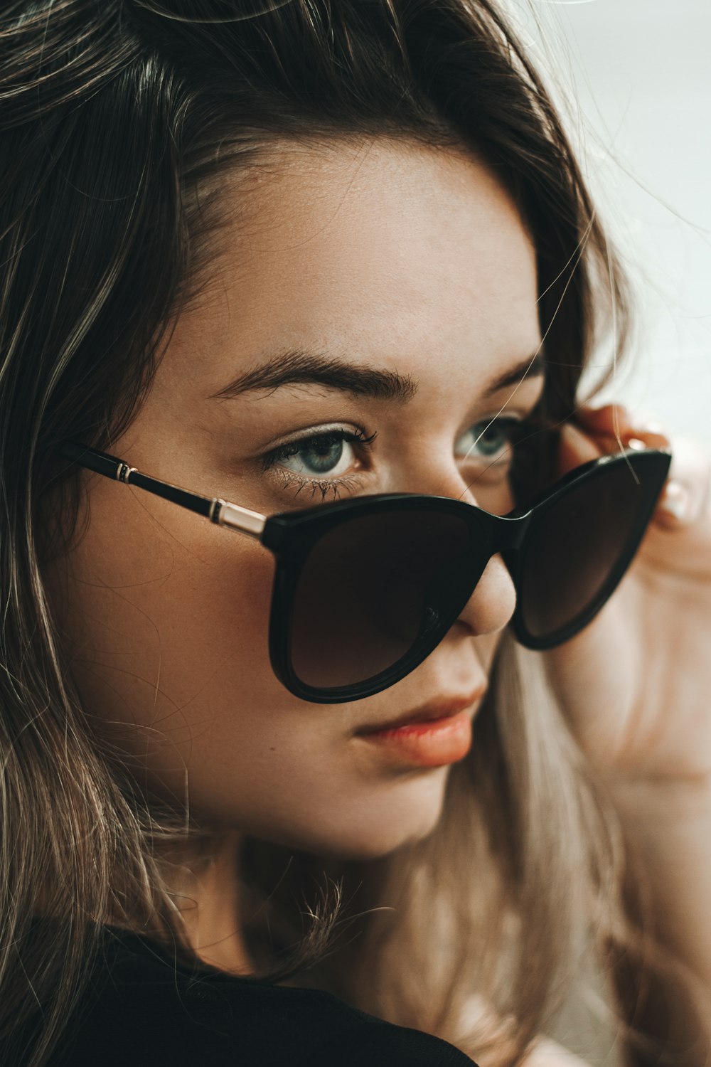 women's black framed sunglasses