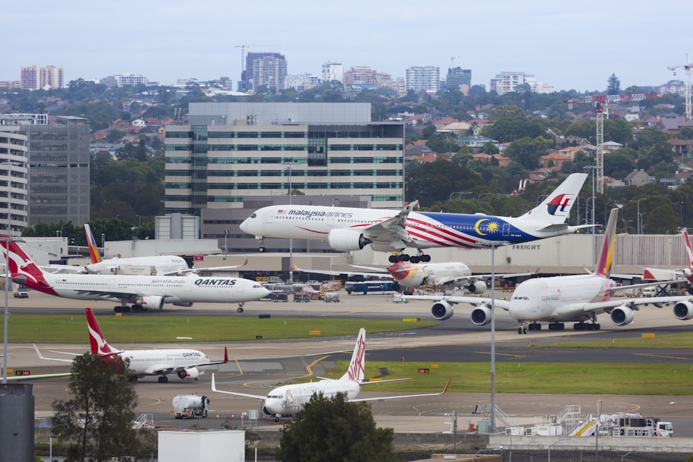 Louis Vuitton Sydney Airport Wallpaper 