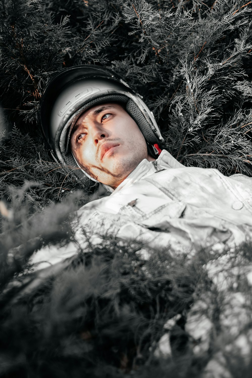 man wearing grey helmet