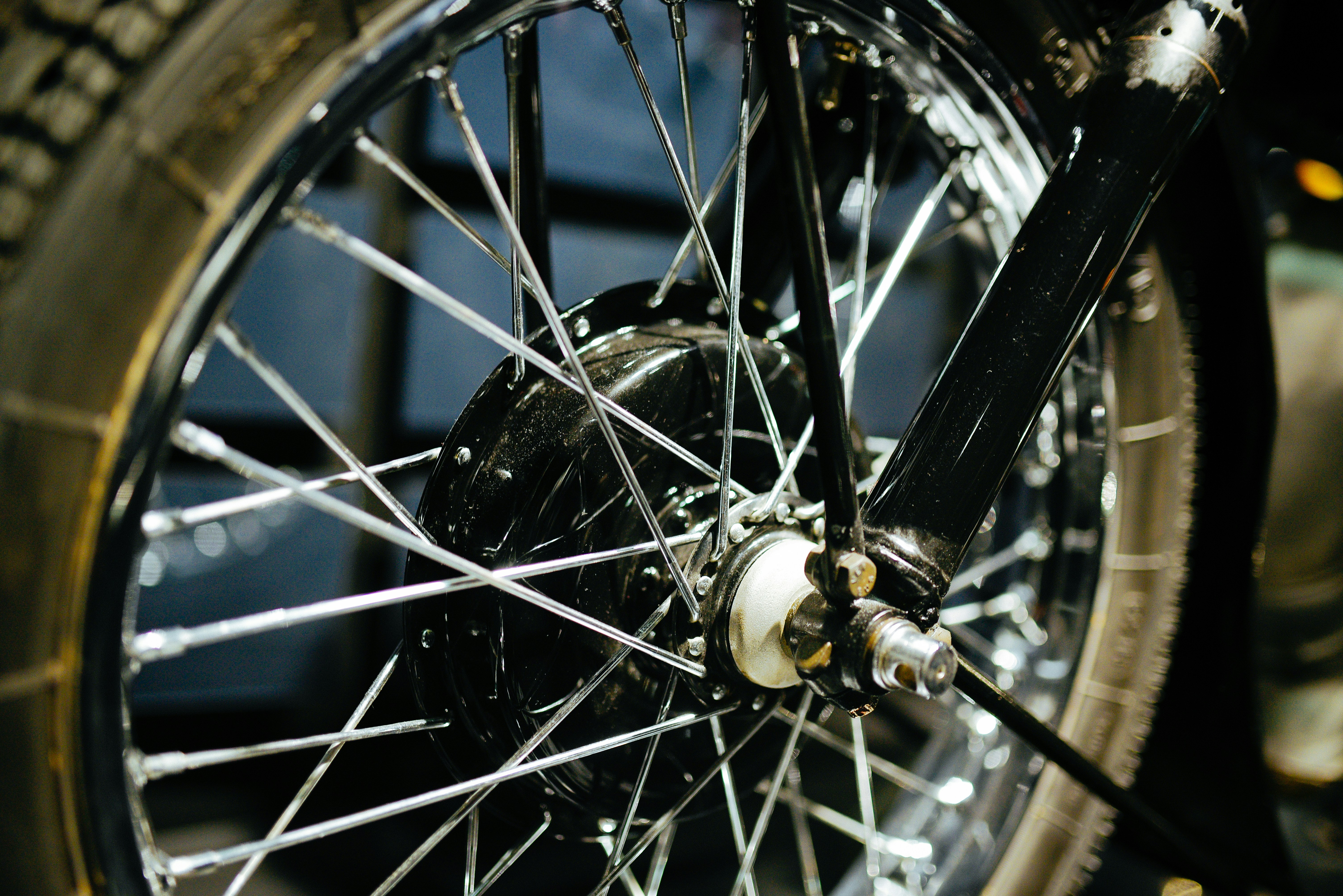 Computerized wheel alignment service in action