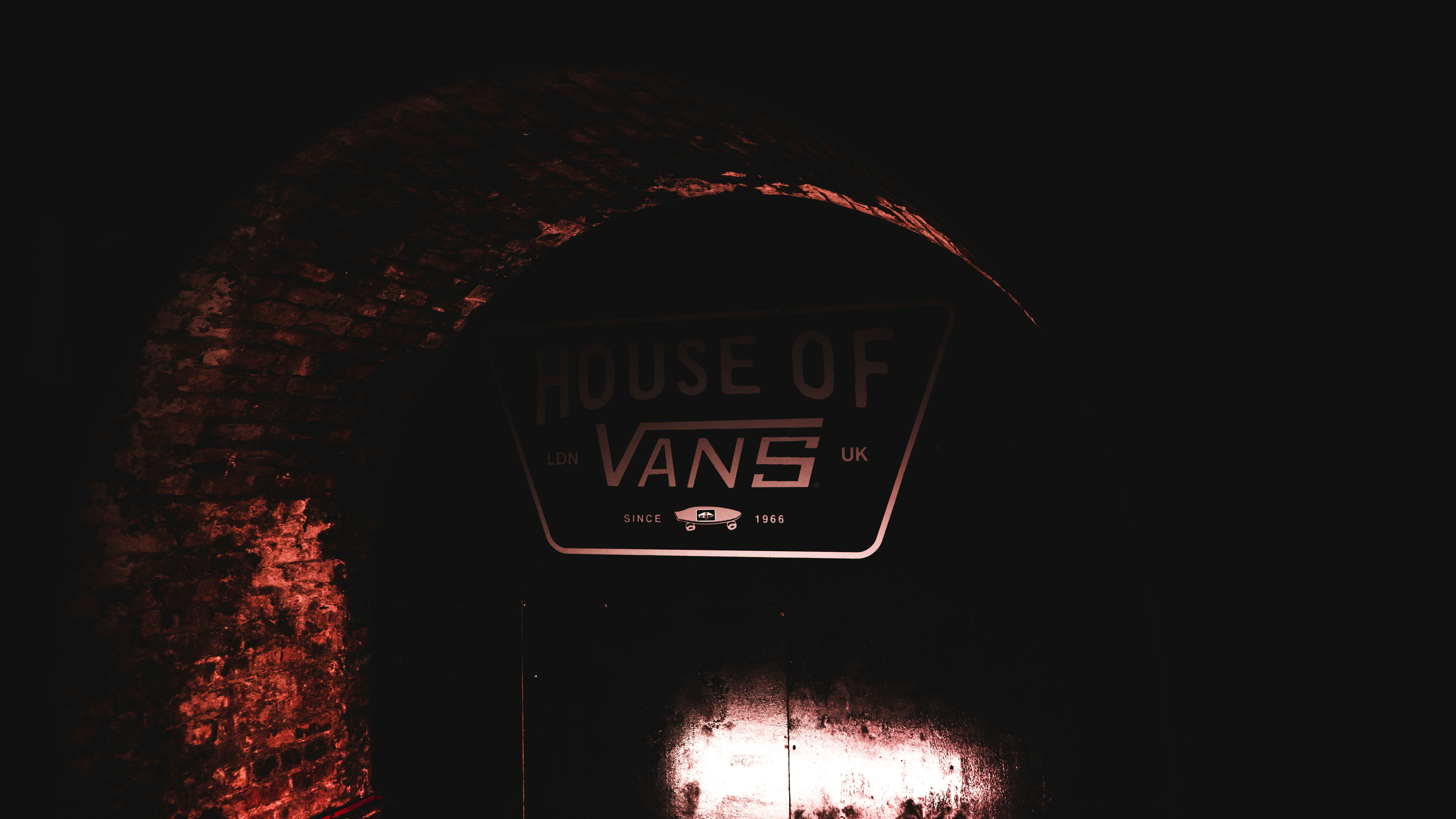 Sinalização da Casa das Vans