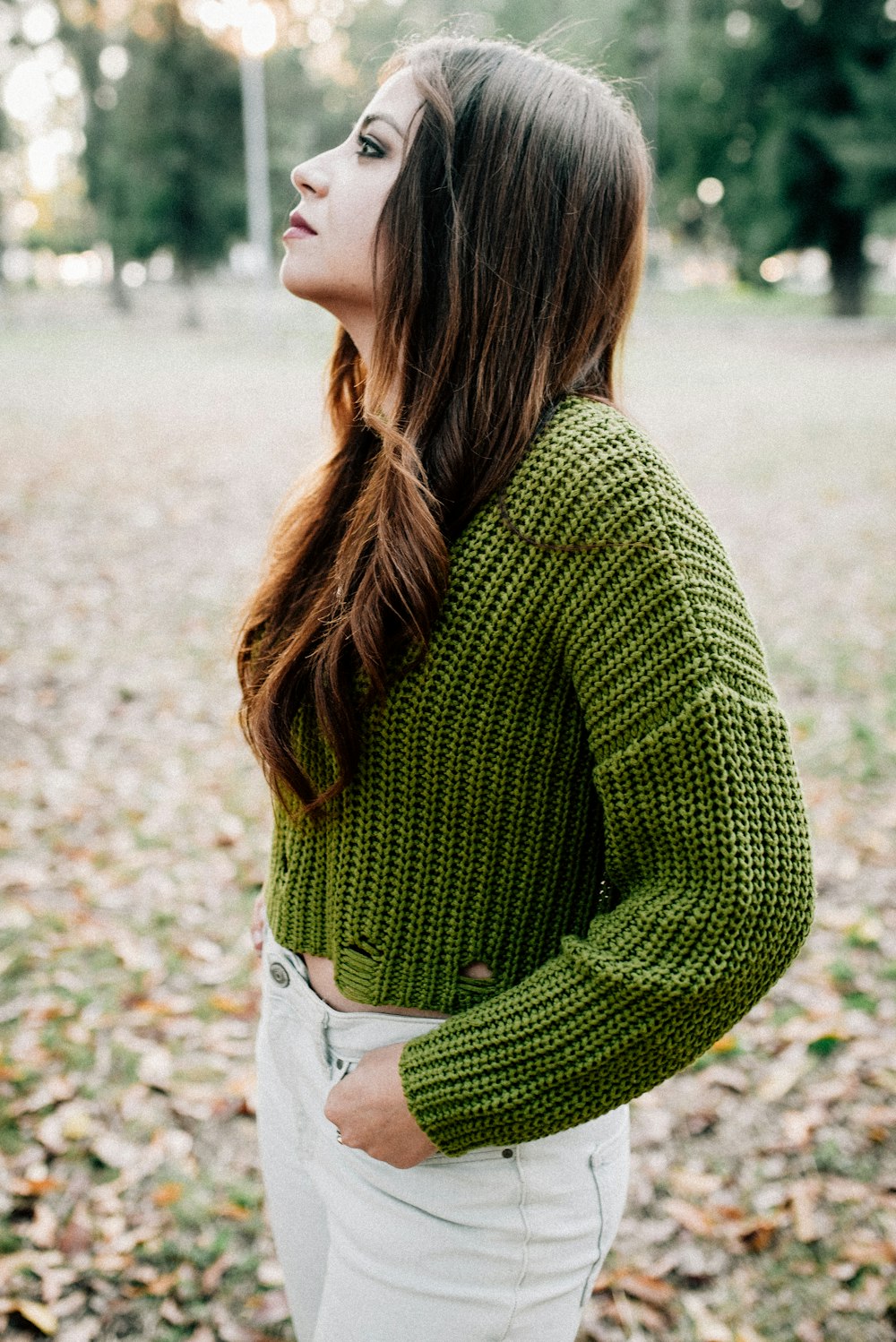 Woman wearing olive-green sweater photo – Free Apparel Image on Unsplash