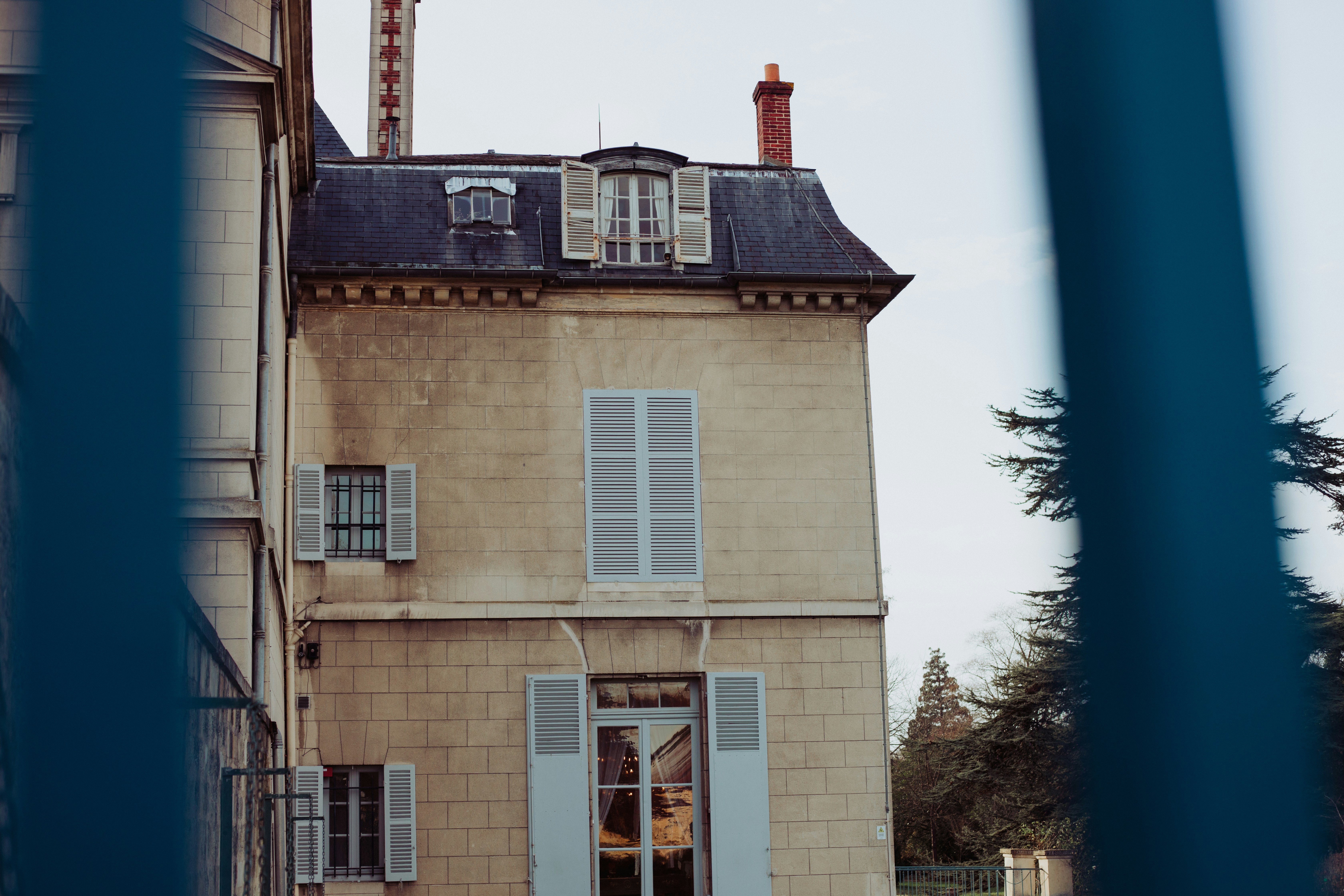 beige concrete building