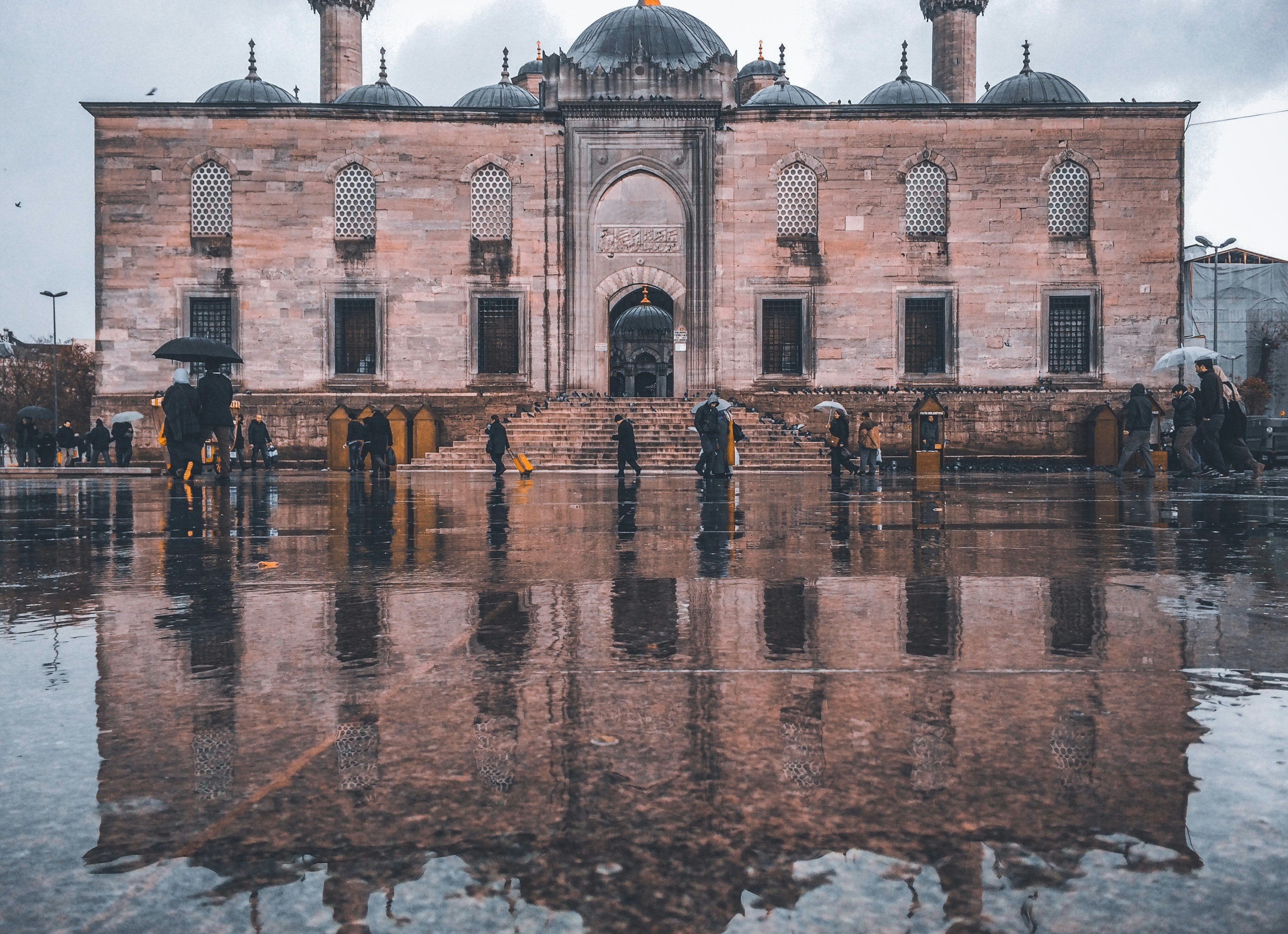 Antalya’da Gökgürültülü Sağanak Yağış Günlük Rutinleri Etkileyecek - Yaşam haberi görseli