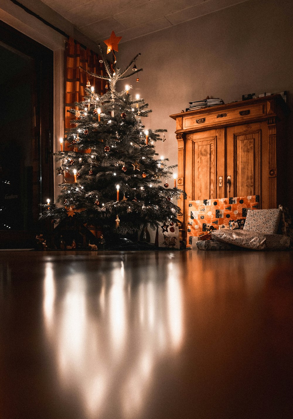 christmas tree covered with snow photo free amsterdam image on unsplash