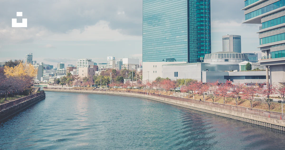 High-rise buildings near river photo – Free Building Image on Unsplash