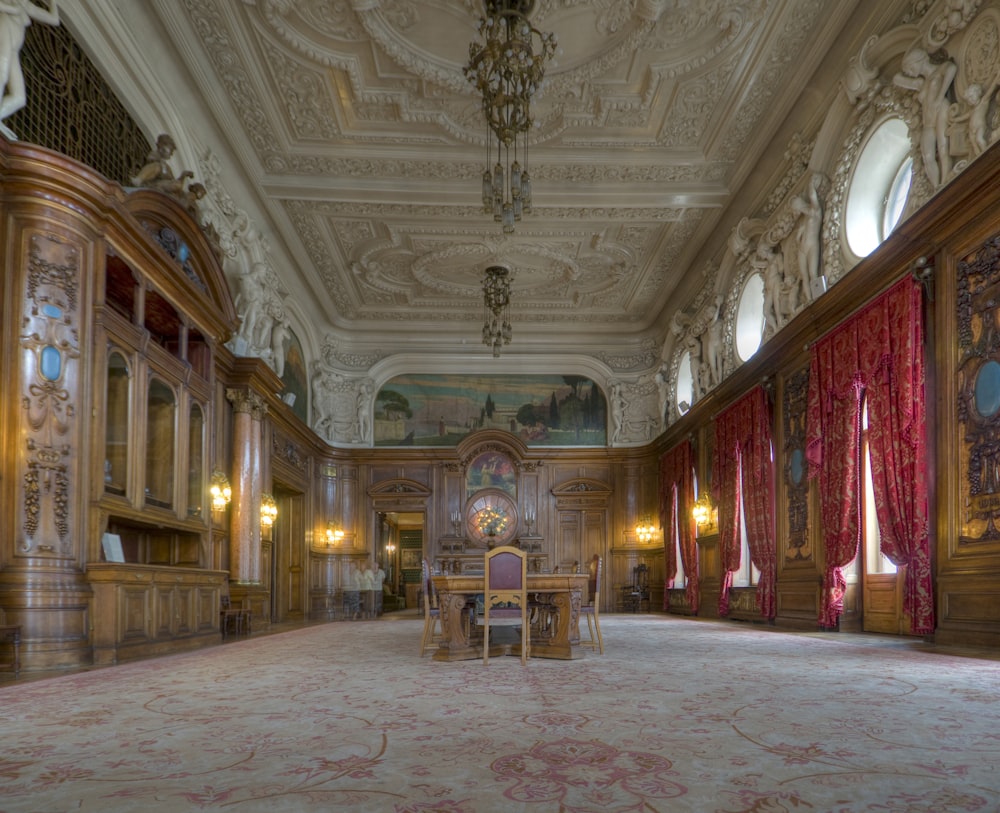 building interior photograph