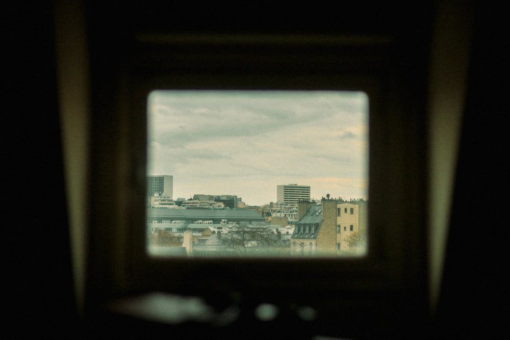 shallow focus photo of cityscape during daytime