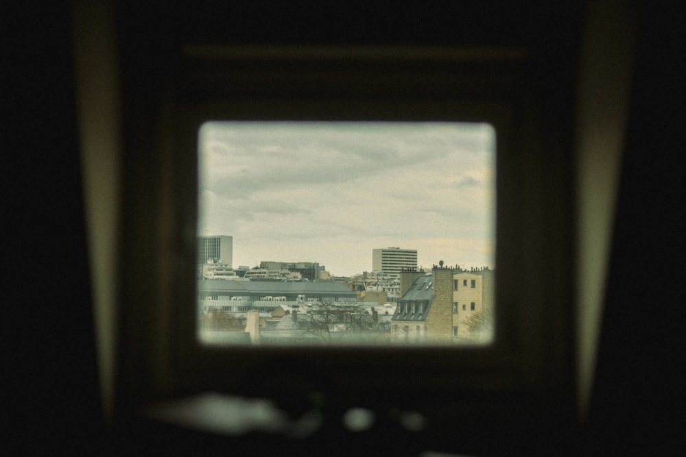 shallow focus photo of cityscape during daytime