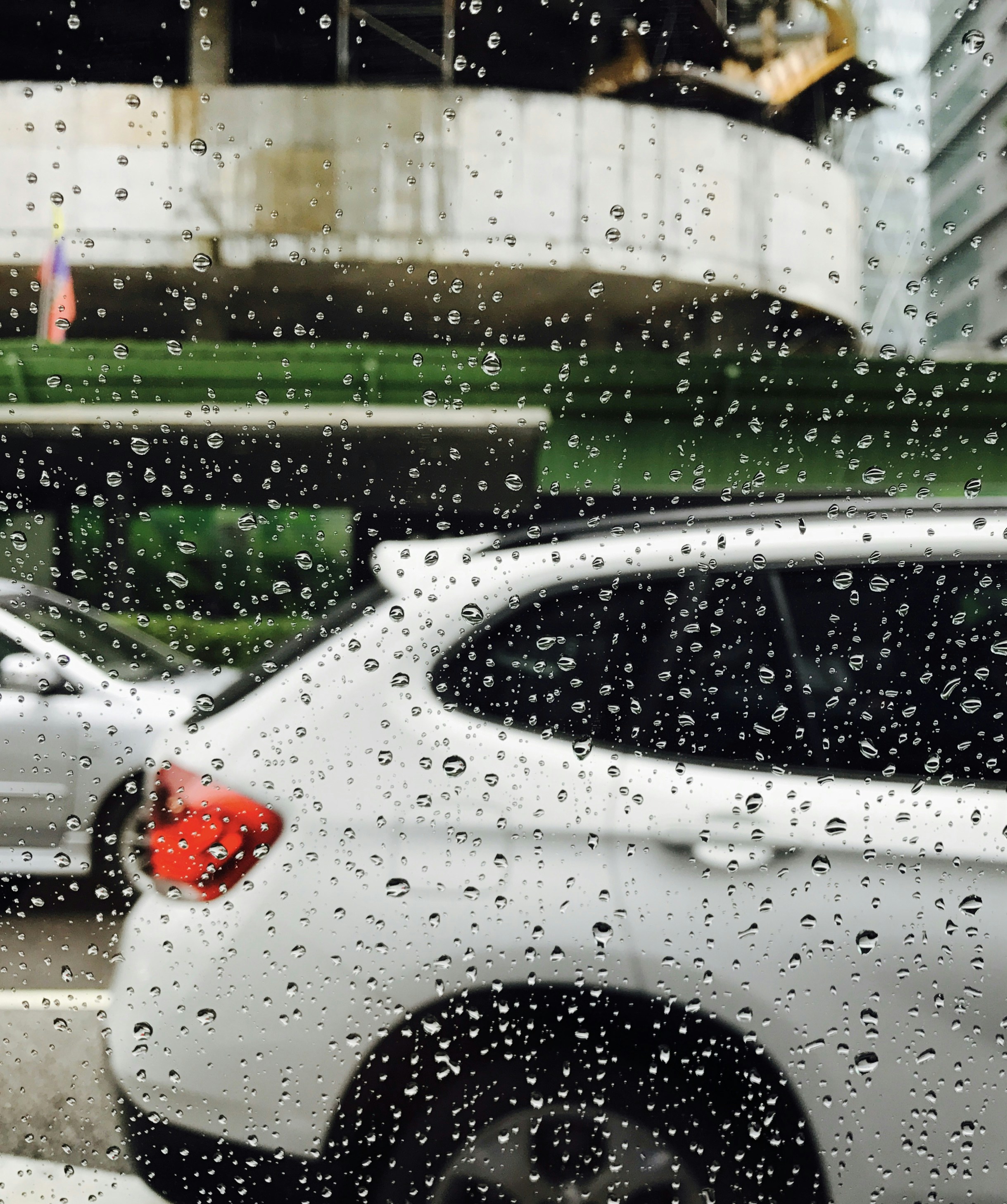 6 Essential Electric Car Weather Driving Tips for Beginners
