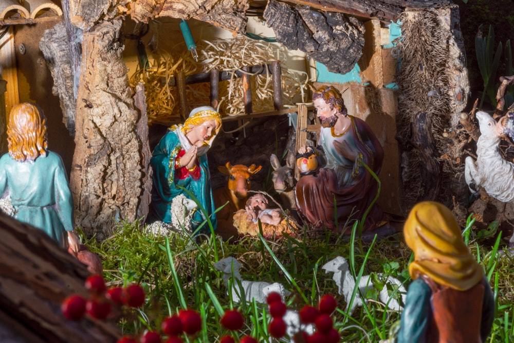 nativity scene figurine
