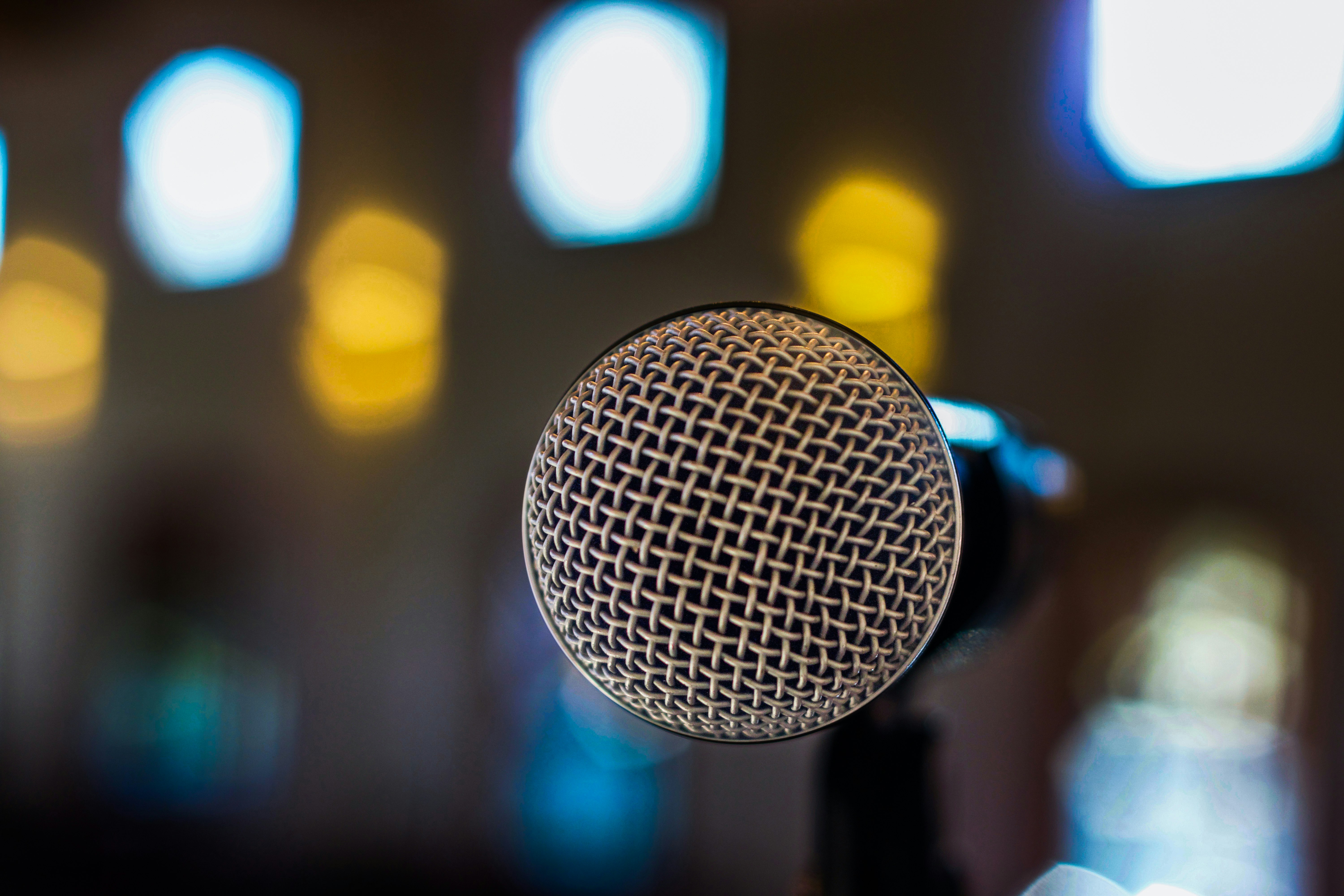 macro photography of black microphone