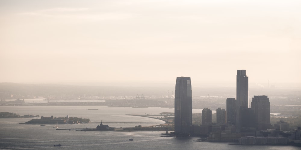 Skyline der Stadt tagsüber