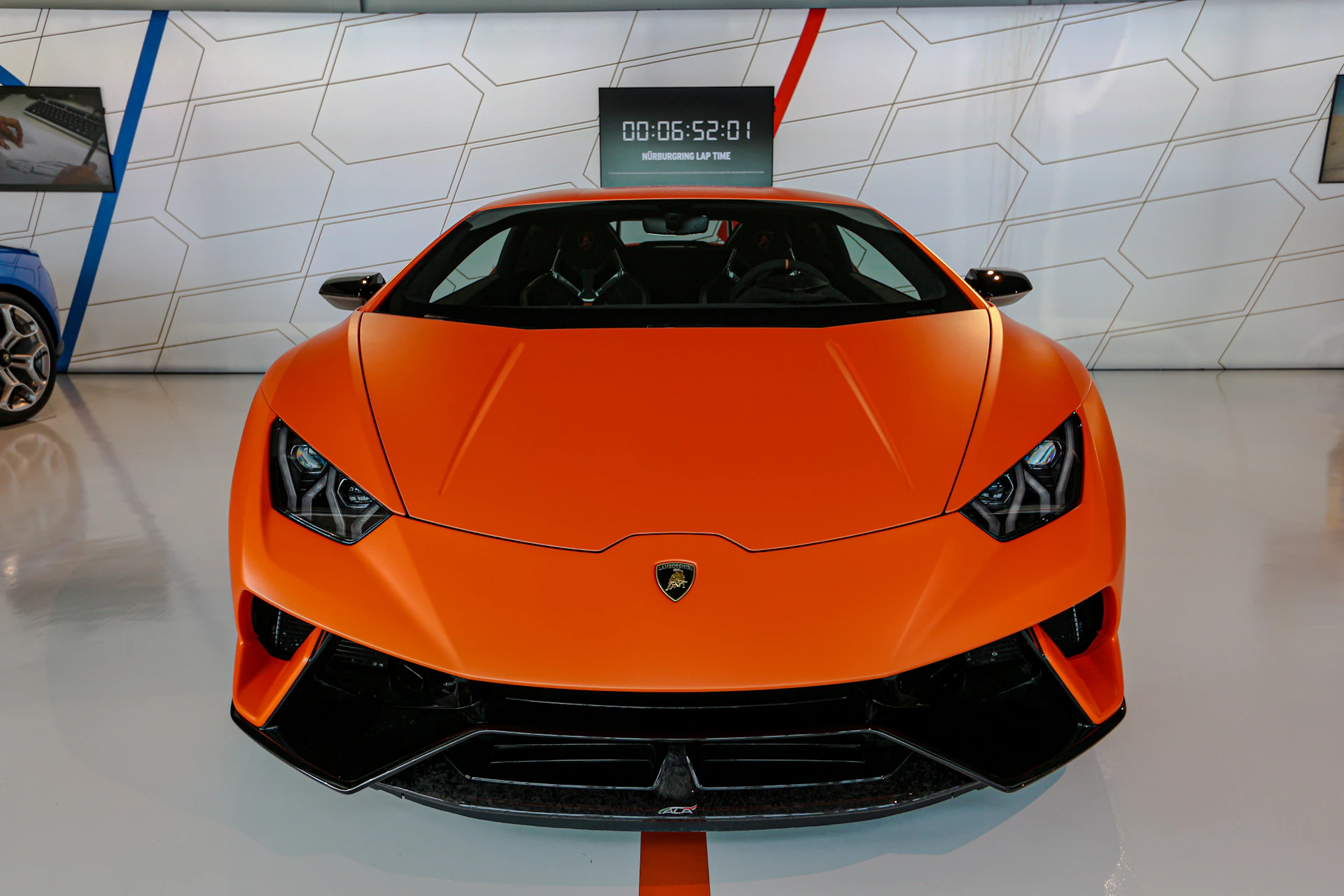 gray computer monitor