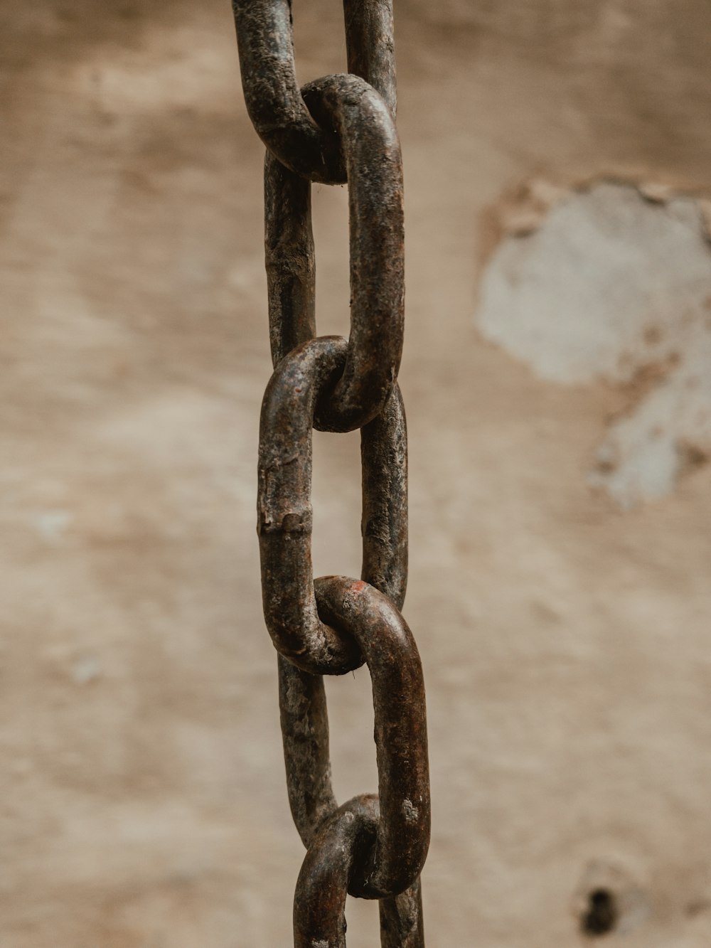 gray metal chain