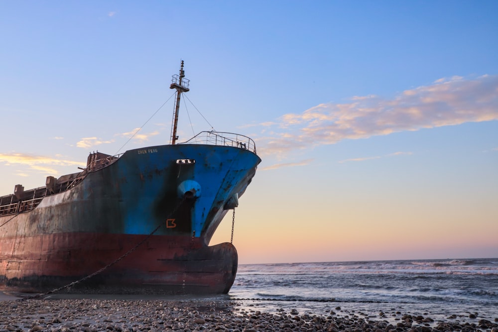 blue and red boat