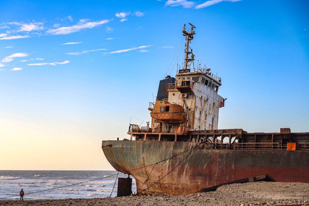 gray and brown boat