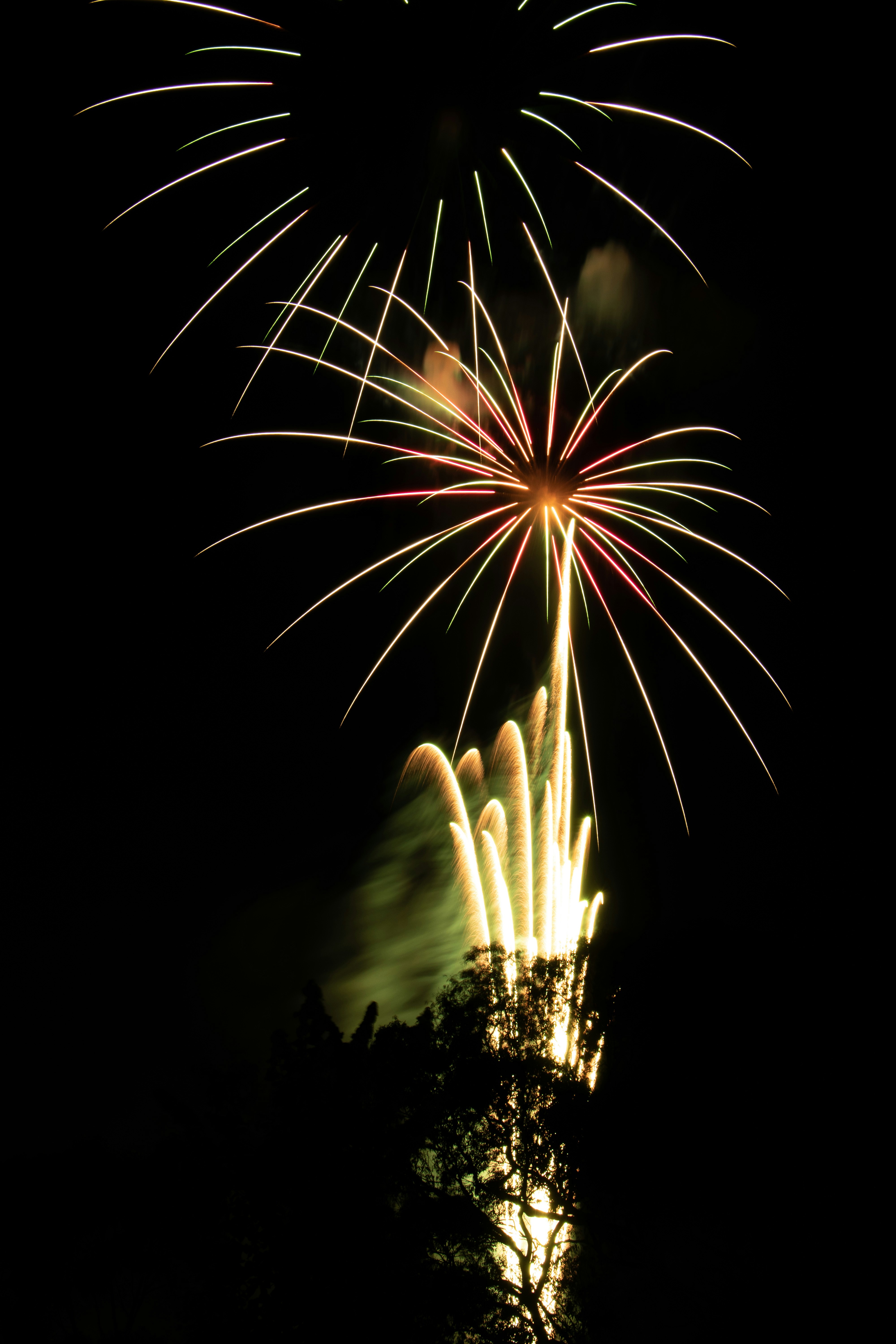 Feux d’artifice pendant la nuit