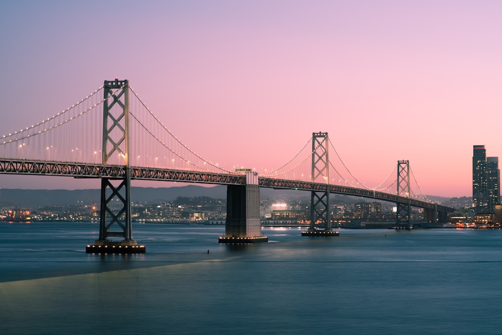 Golden Gate Bridge, San Francisco während der goldenen Stunde